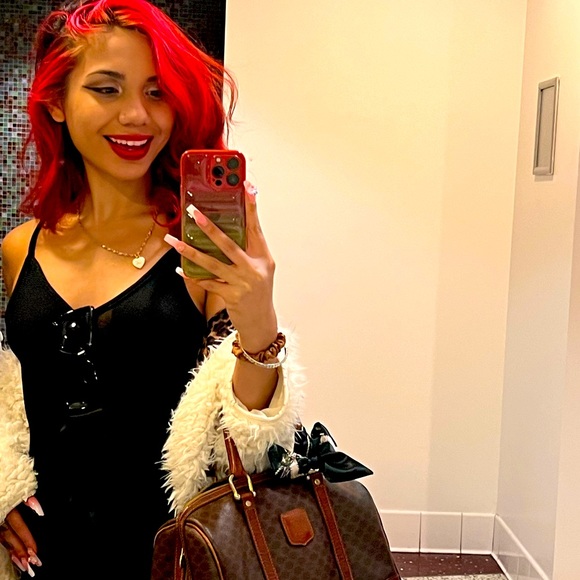 Posh Plug, Priscilla!🔌 Come Shop ALL Authentic Luxury Bags/Beauty Brands!!! 👜🫶🏼💄 - Picture 14 of 15